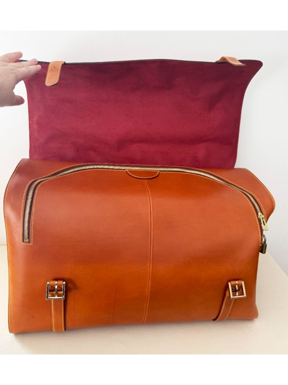 Louis Vuitton "Nubie" Weekender Bag in Natural Leather - Picture 2 of 16